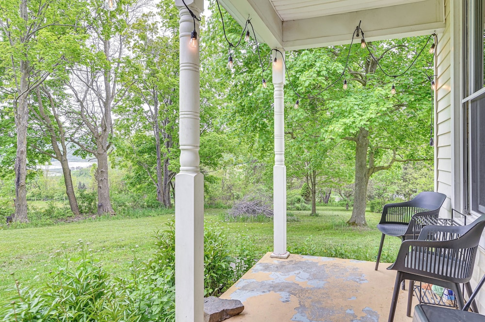 Family Home w/ Yard & Fire Pit in Middleburgh! view 4