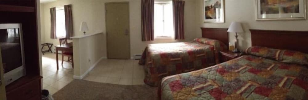 The Upper Pass Lodge at Magic Mountain