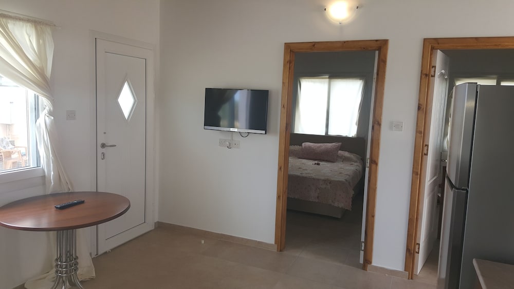 Seaside House 2 Double Bedrooms With Spectacular Mountain Sea View