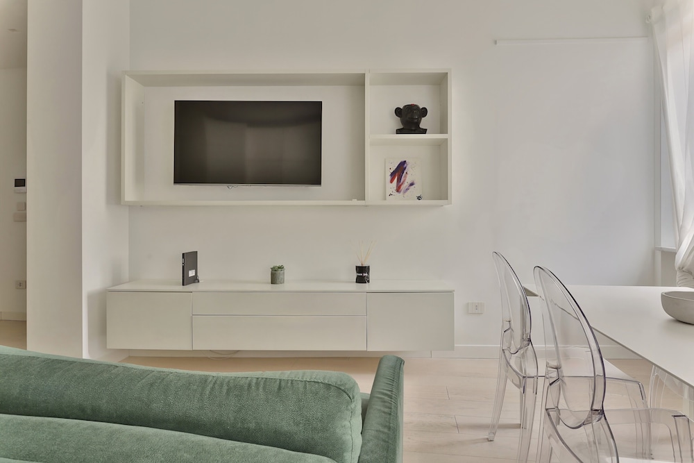 Elegant 2-bed apt in the Centre of Milan