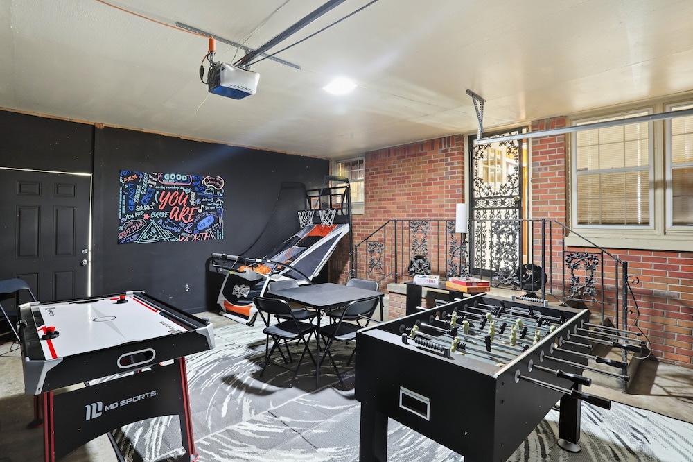 Bluff City Gem With Game Room 3 Bedroom Home