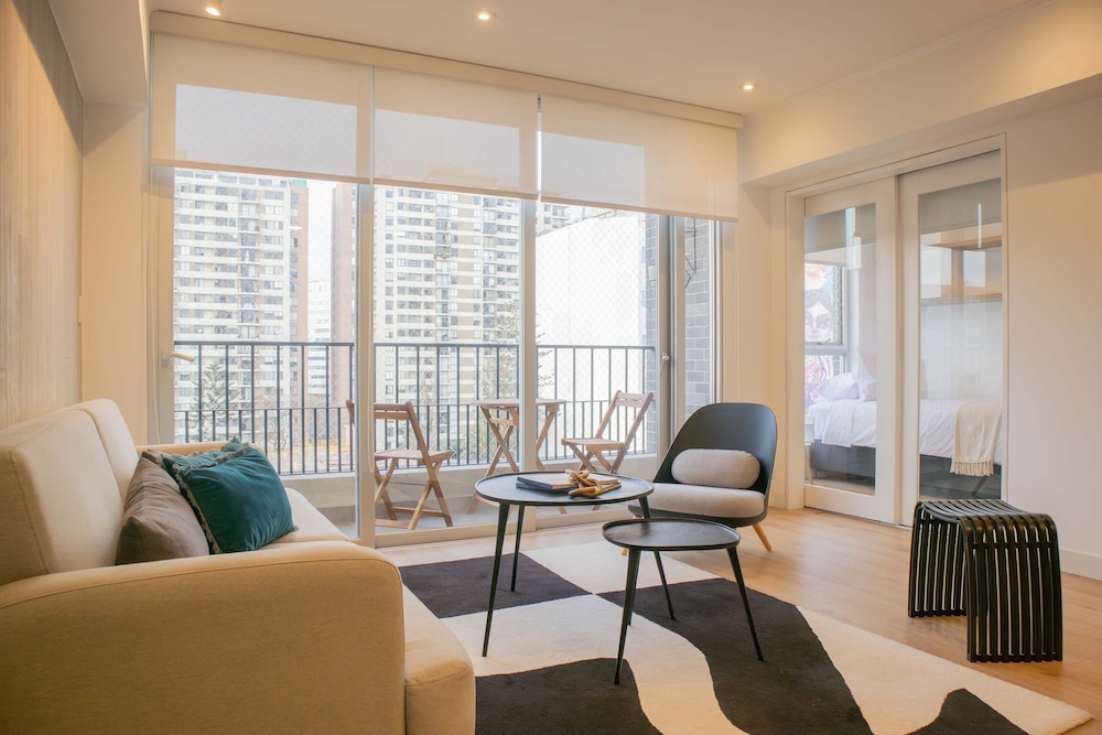 w Inviting 3BR w Balcony in Hip Miraflores