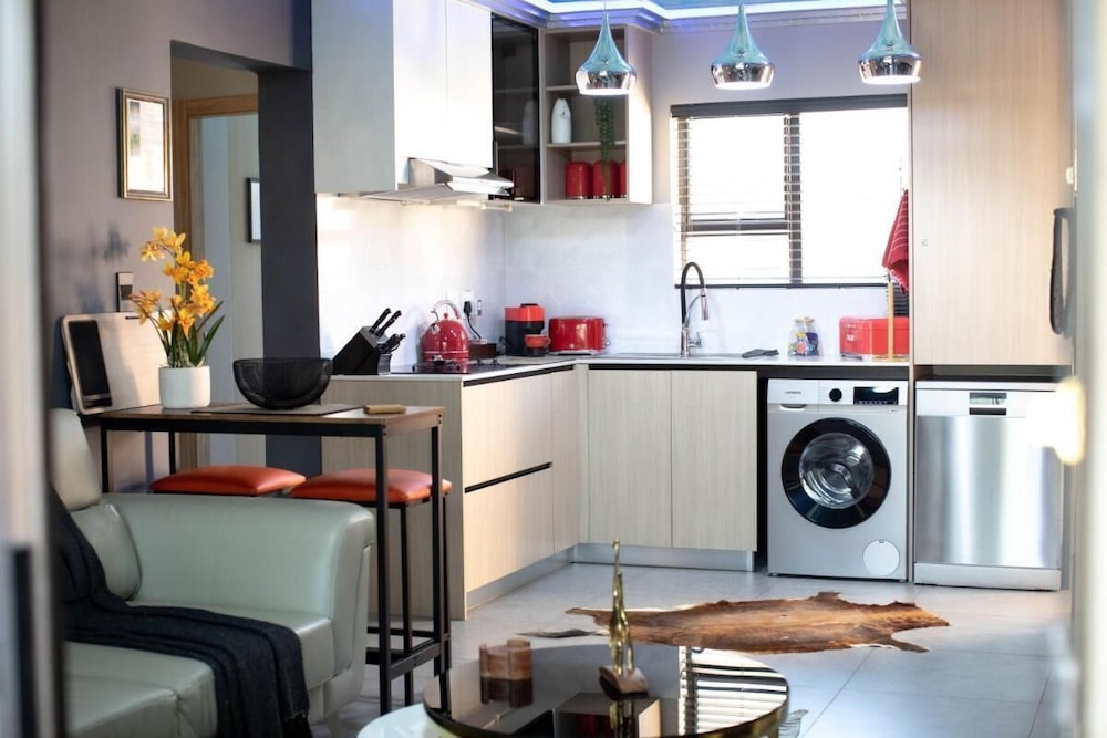 Luxurious Self-catering Apartment in Benoni With Private Entrance