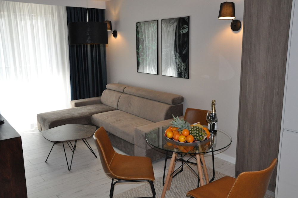 ApartmentSun Parrot view 4