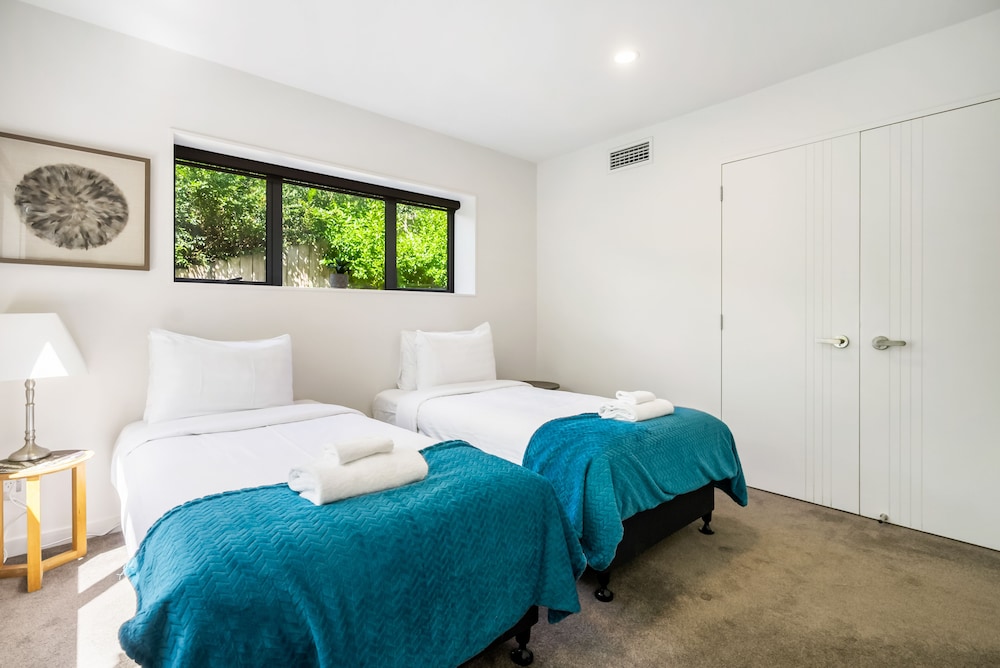 The Perfect Spacious 2BR Getaway-Netflix-4