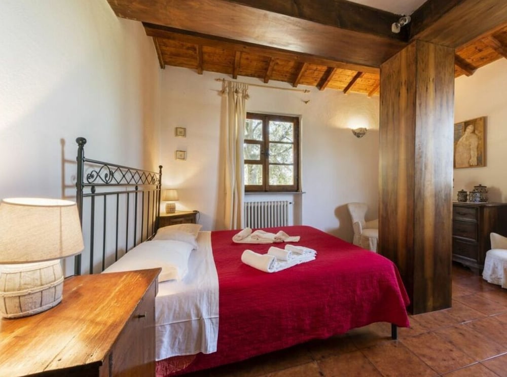 Villa Montecchio Comfortable Holiday Residence view 3