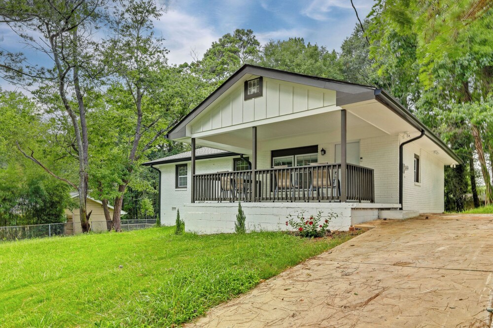 Modern Home w/ Yard Near ATL Attractions!
