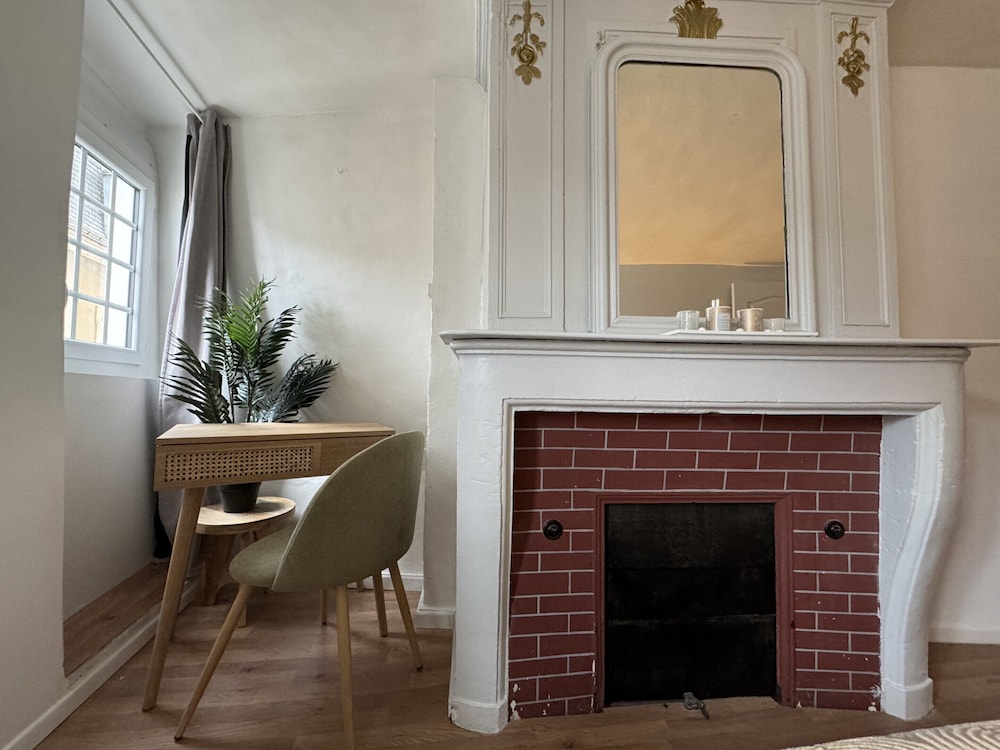 Villa in Le Mans Near Plantagenet City