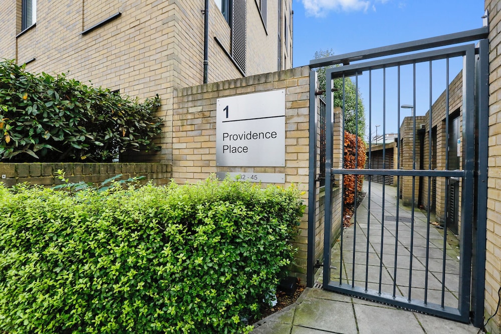 Hybrid Resi Greenwich