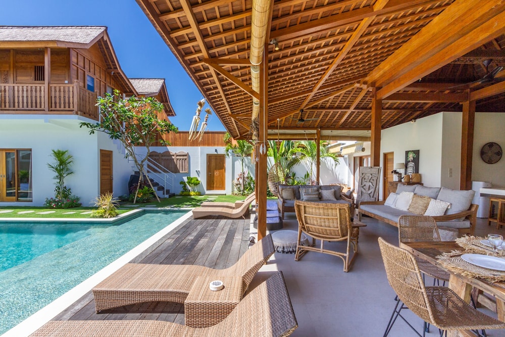 Villa Namu by Alfred in Bali - Family 5 BD Dream in Seminyak Oberoi Beach
