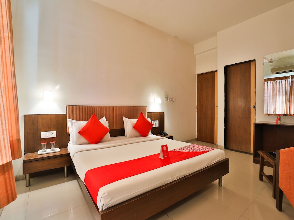 OYO 12945 Hotel President
