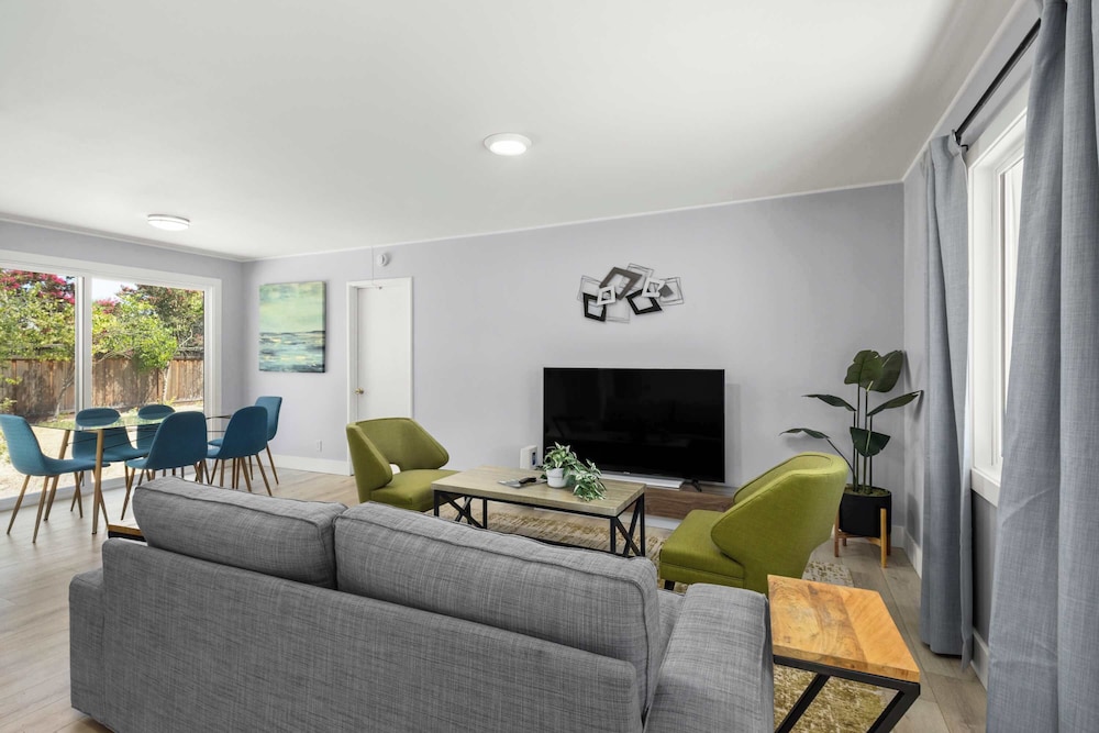 @ Marbella Lane - Spacious 2BR Home Near Westgate