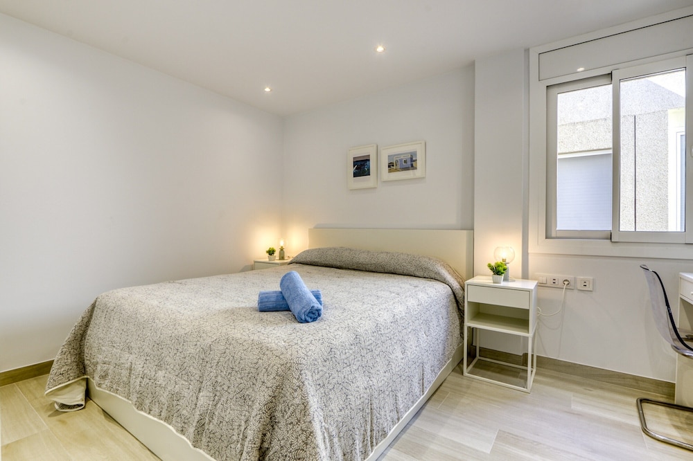 Apartment in Roses Near Rock Beach
