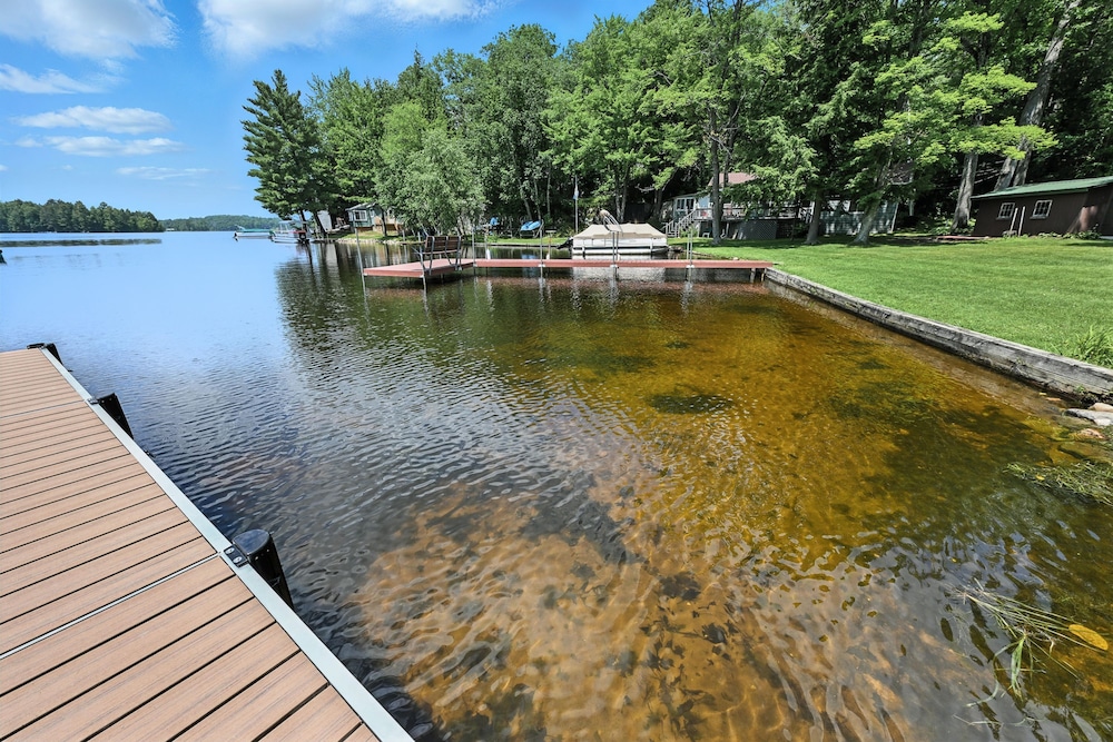5 BR Family Hangout I Lake Views I Firepit