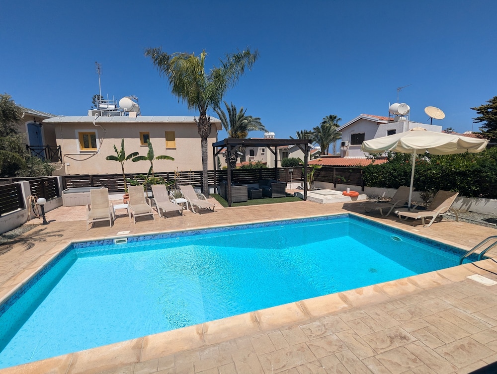 Eliana Villa in Protaras