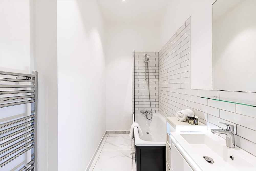 Stylish Two-bed Flat Near Oxford Circus
