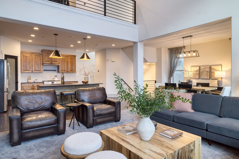 Abigail Drive Year-round Retreat With Hot Tub Near Park City Adventures Skiing