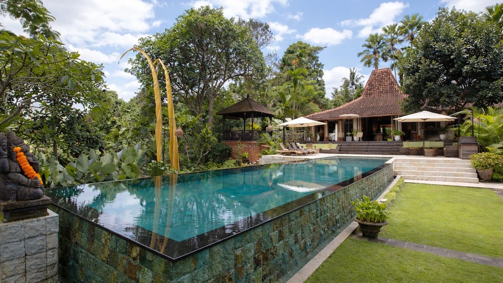 Rumah Melati Estate by Villa Finder