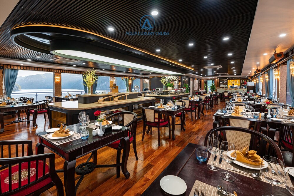 Aqua Luxury Cruise