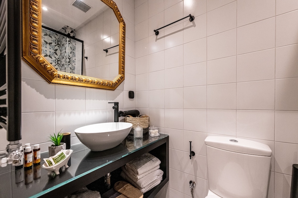 Ipelhome Plaka Boutique Apartments