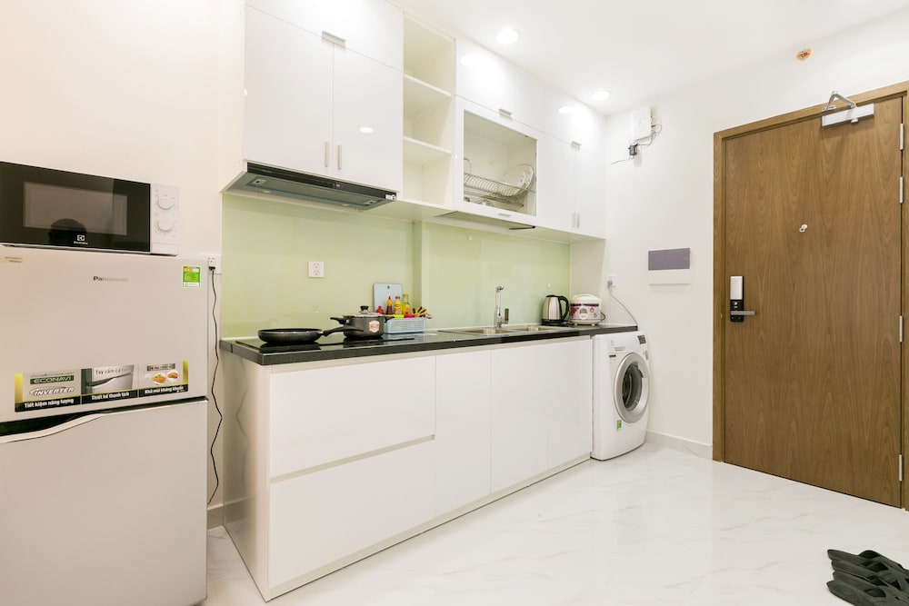 Jennifer House - Millenium Apartment
