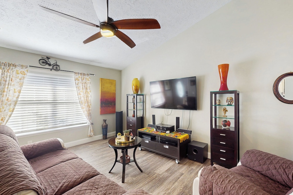 Dog-friendly Family Home w/ Patio & Fire Pit!
