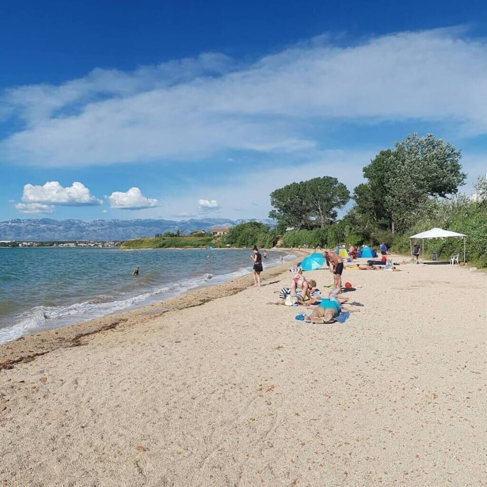 Beautiful 3-bed Apartment With big Terasse in Nin view 5