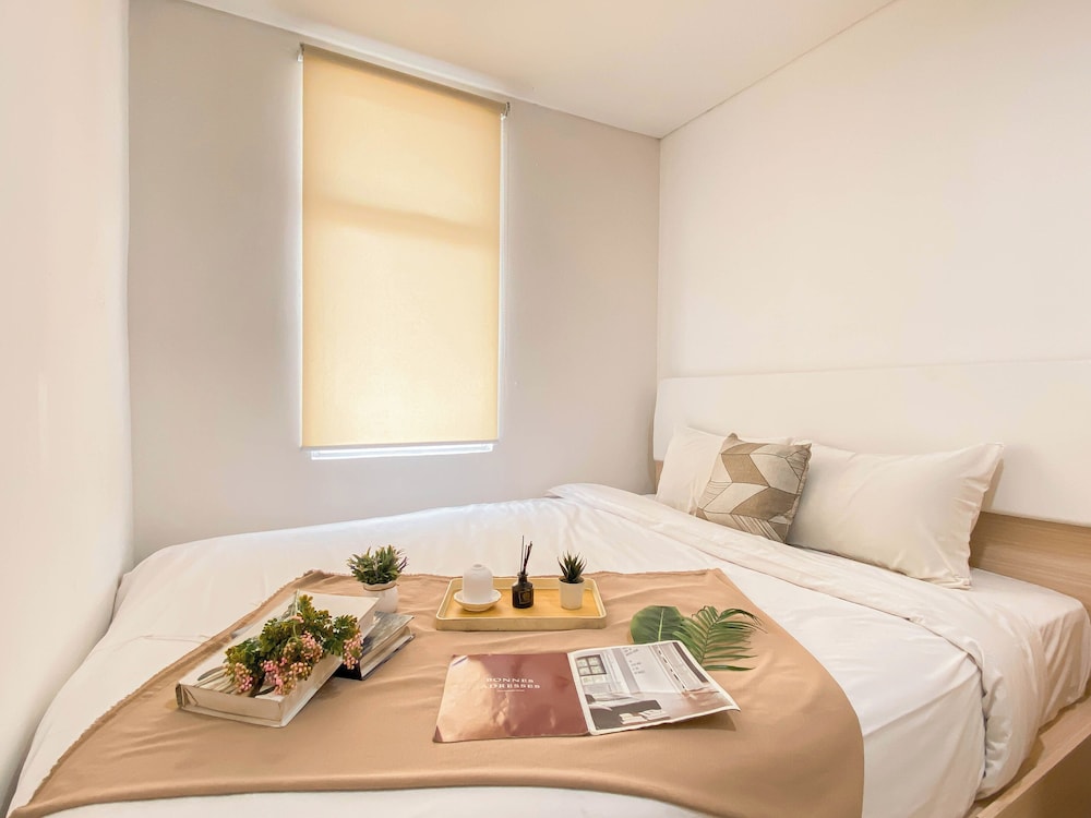 Basic Look 1 Br At Vittoria Residence Apartment