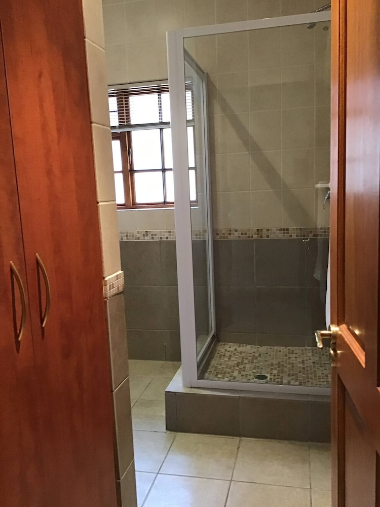 Fully Furnished Monthly Stay in Pentagon Park