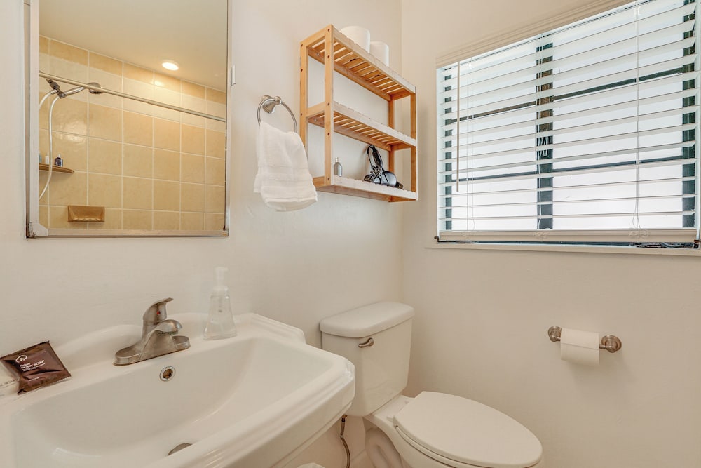 3 Mi to Dtwn Fort Myers: Apt w/ Outdoor Space