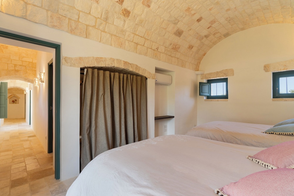 Trullo Pietra Rossa with Pool by Wonderful Italy