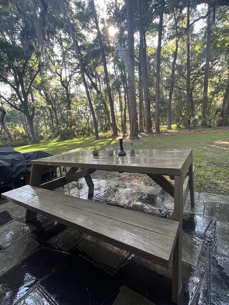 Live Oak Hideaway 4 Bedroom Home