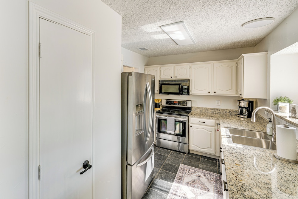 1/2 Mi to Frisco Commons! Family Getaway w/ Patio