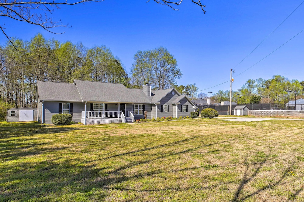 Quiet Lawrenceville Home Near Shopping & Parks! view 2