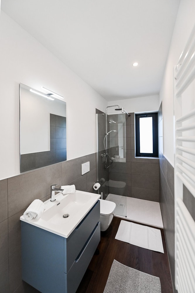 Lugano Suite Modern Concept 5