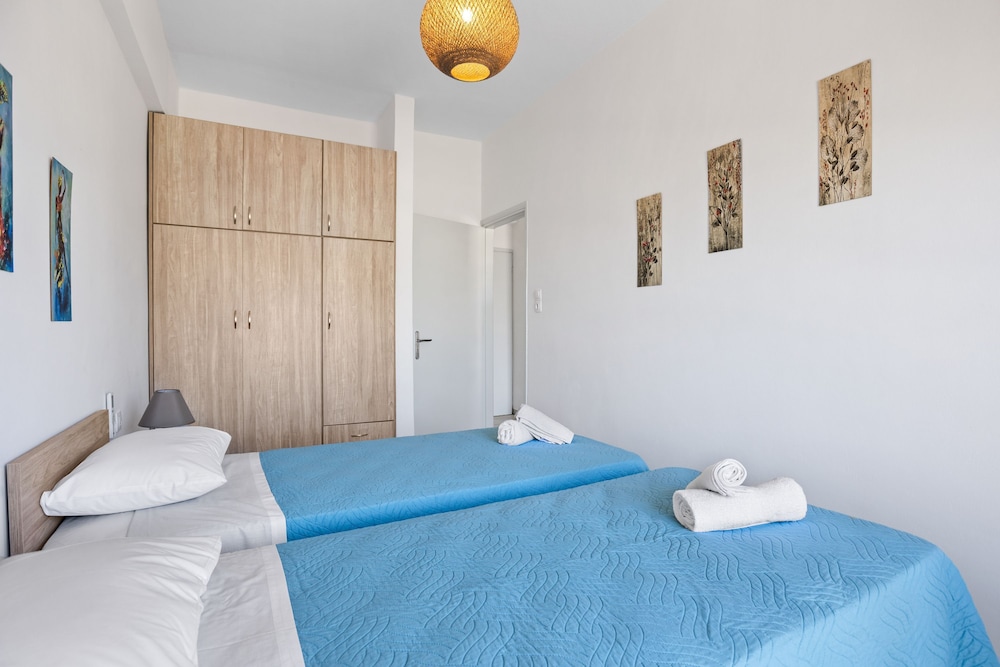 Sun Beach Apartment in Chania 3