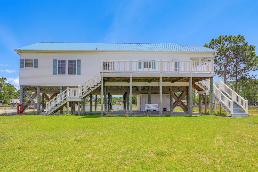 Waterfront Merritt Home w/ Boat Dock & Deck! view 4