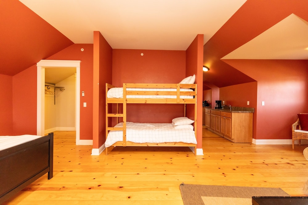 Furness Mansion - Property Image 12