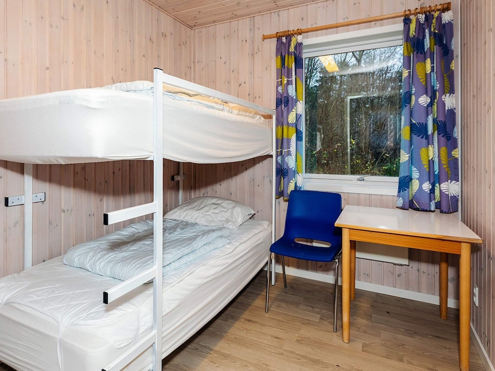 Holiday Home With Shared Bathroom, Kitchen
