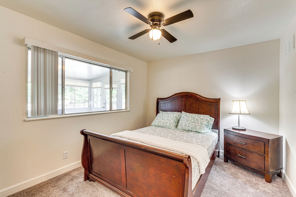 Hemet Retreat w/ Peak Views + 2 Saunas
