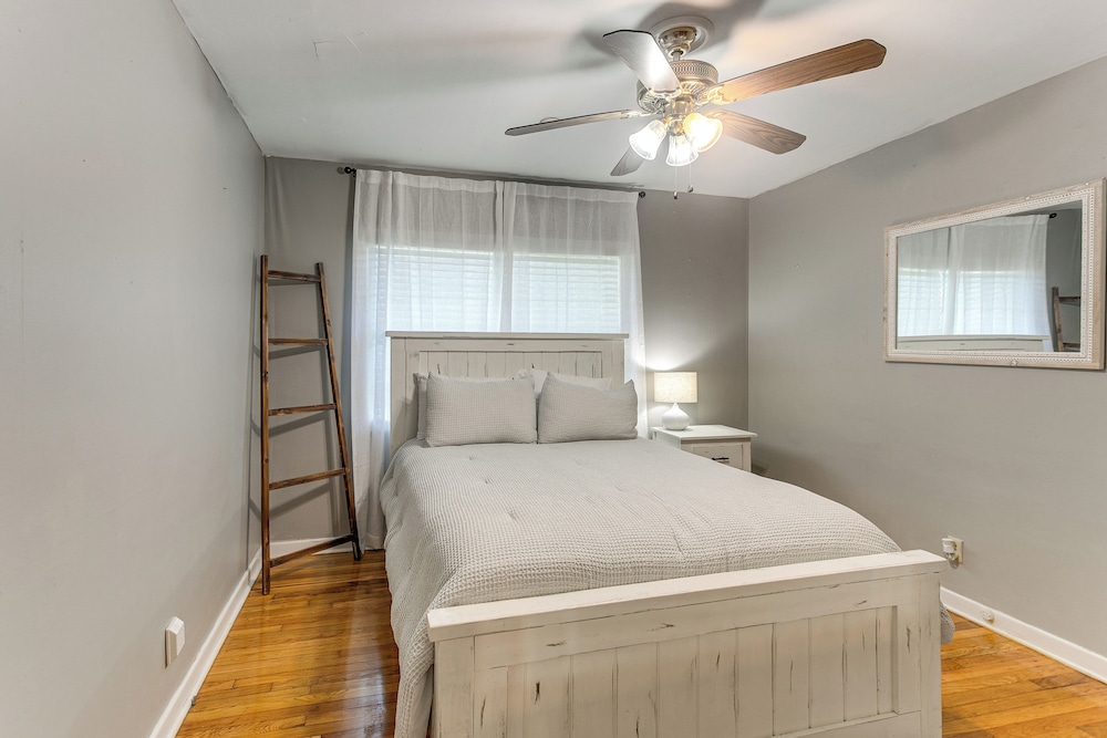 Large Private Yard: Home < 3 Mi to Dtwn Valdosta!