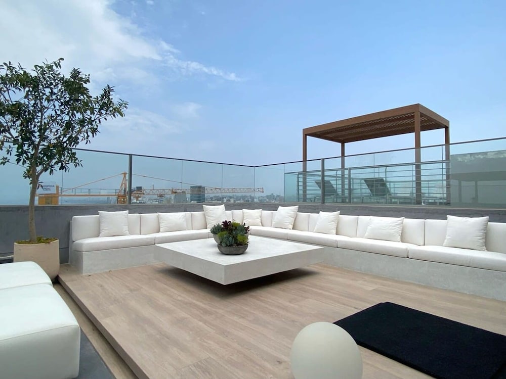 w Superb Loft w Balcony in Barranco