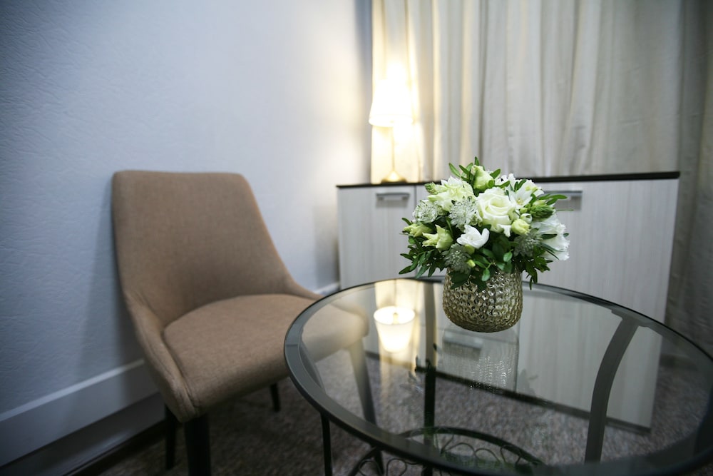 Cheers Hotel - Hostel