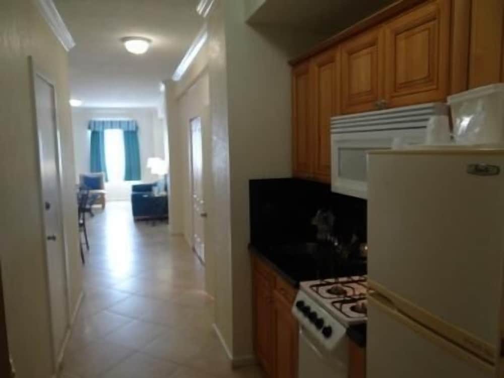 Hollywood Beach Resort -two Bedrooms Sleeps 6