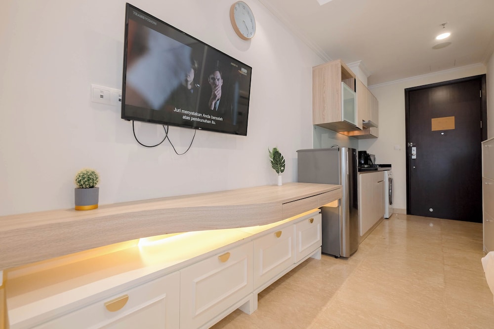 Best Location And Homey Studio At Menteng Park Apartment