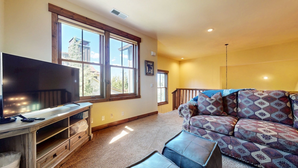 Snowcreek Vi The Lodges #1197 3 Bedroom Condo
