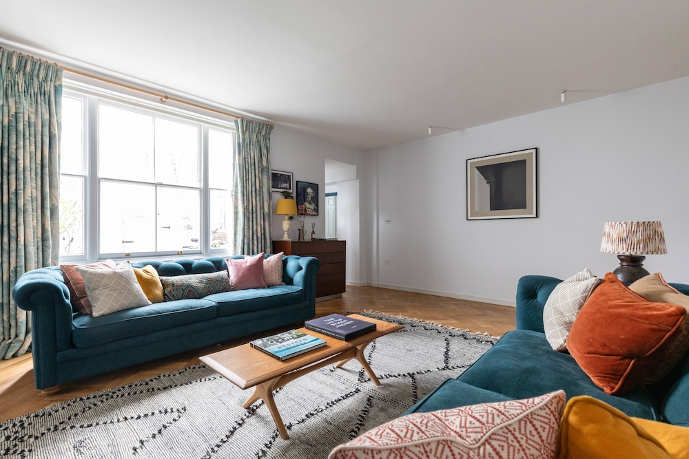 Colville Terrace IV by Onefinestay