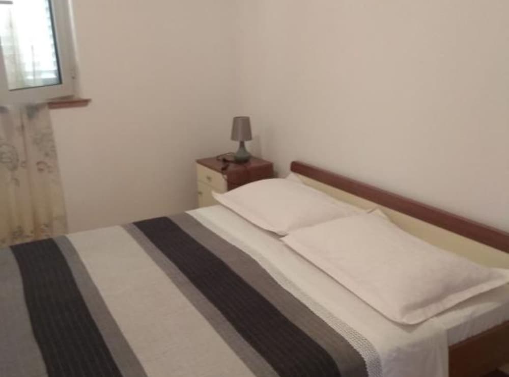 Seafront Charming Apartments Kosirina