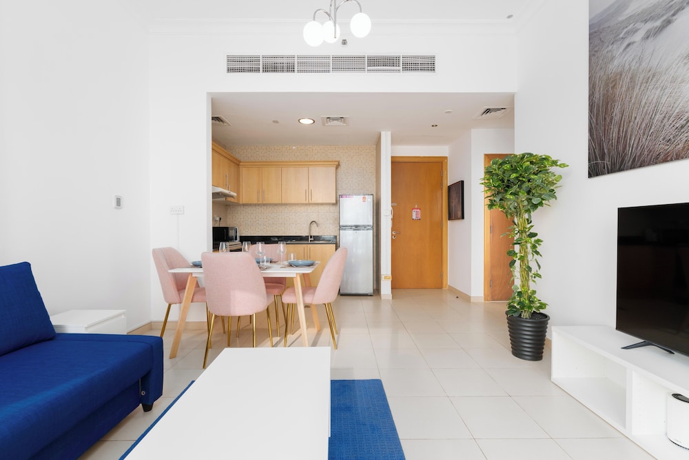Lux BnB I Mayfair Tower I Sky line Views