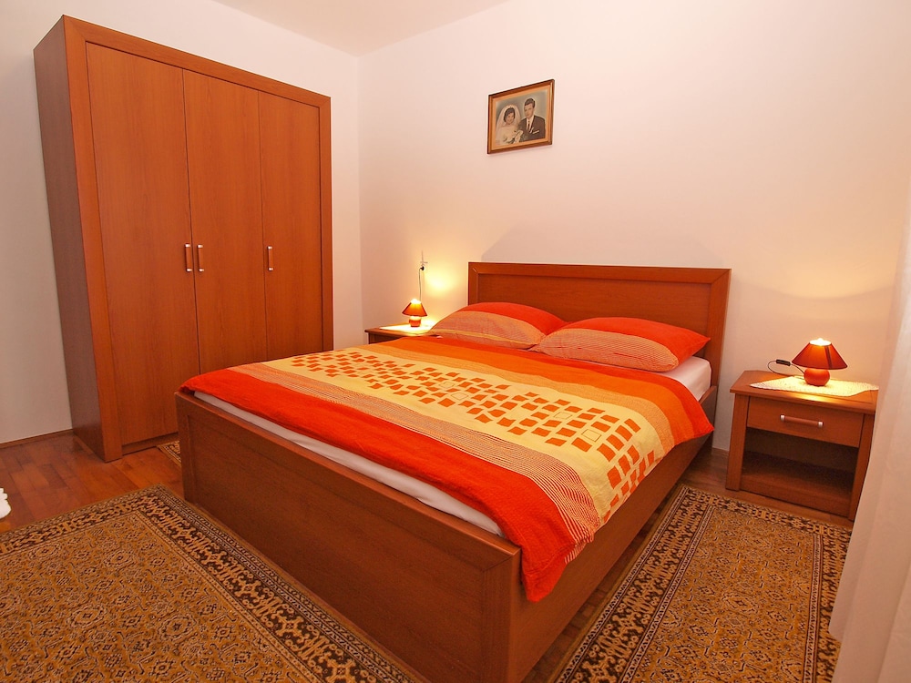 Apartment 359 view 5